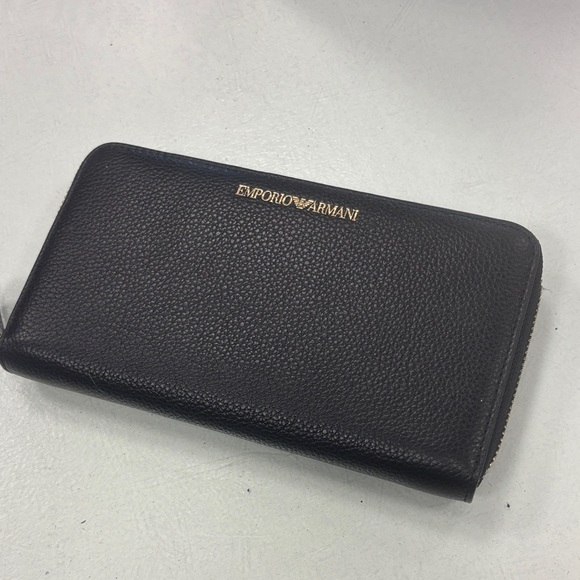 Emporio Armani zip around wallet - Picture 2 of 6
